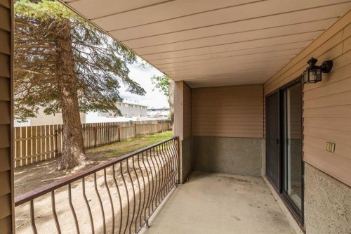 109-85 Foxbend Crescent North, Lethbridge, AB - Outdoor With Exterior