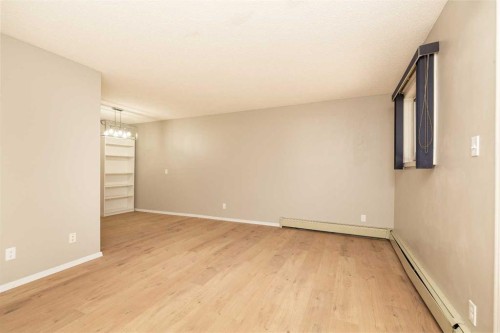 109-85 Foxbend Crescent North, Lethbridge, AB - Indoor Photo Showing Other Room