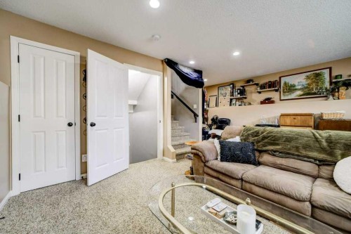 121 Mt Sundance Crescent West, Lethbridge, AB - Indoor