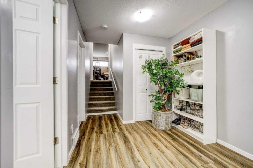 121 Mt Sundance Crescent West, Lethbridge, AB - Indoor Photo Showing Other Room
