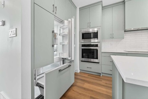 2537 16 Avenue, Coaldale, AB - Indoor Photo Showing Kitchen With Upgraded Kitchen