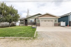 125 S 2A Street WESTMagrath, AB T0K 1J0