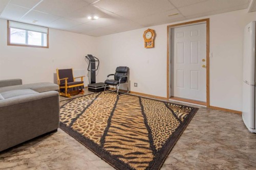 1118 25 Avenue, Coaldale, AB - Indoor