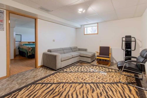 1118 25 Avenue, Coaldale, AB - Indoor