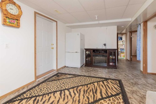 1118 25 Avenue, Coaldale, AB - Indoor Photo Showing Other Room