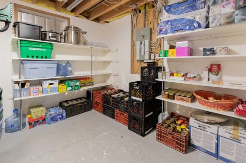 1118 25 Avenue, Coaldale, AB - Indoor Photo Showing Basement