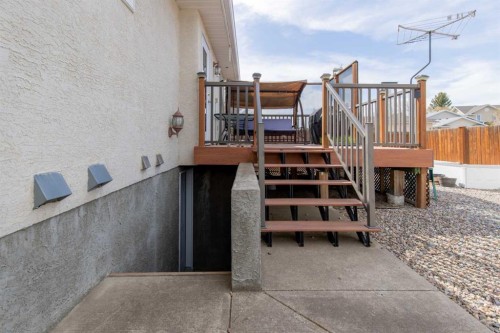 1118 25 Avenue, Coaldale, AB - Outdoor With Exterior