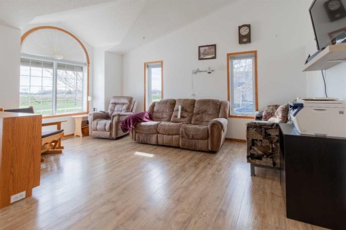 1118 25 Avenue, Coaldale, AB - Indoor Photo Showing Living Room