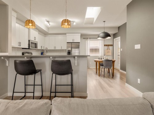 502 Devonia Road West, Lethbridge, AB - Indoor Photo Showing Kitchen With Upgraded Kitchen