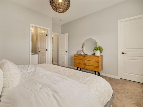 502 Devonia Road West, Lethbridge, AB - Indoor Photo Showing Bedroom