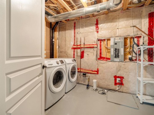 502 Devonia Road West, Lethbridge, AB - Indoor Photo Showing Laundry Room