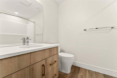 2541 16 Avenue North, Coaldale, AB - Indoor Photo Showing Bathroom
