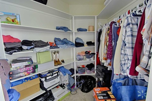 807 Sunset Place, Picture Butte, AB - Indoor With Storage