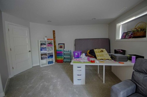 807 Sunset Place, Picture Butte, AB - Indoor Photo Showing Bedroom