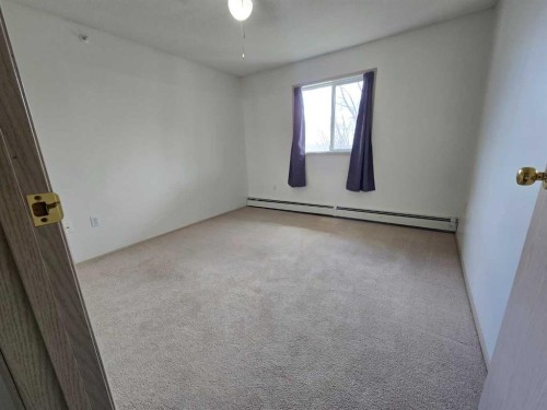 312-485 Red Crow Boulevard West, Lethbridge, AB - Indoor Photo Showing Other Room