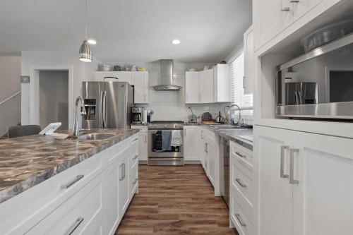 120 S 50 West, Raymond, AB - Indoor Photo Showing Kitchen With Upgraded Kitchen