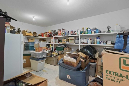 120 S 50 West, Raymond, AB - Indoor Photo Showing Other Room