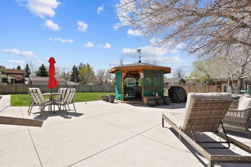 120 S 50 West, Raymond, AB - Outdoor