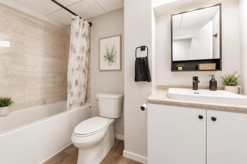 134-1237 4 Avenue South, Lethbridge, AB - Indoor Photo Showing Bathroom