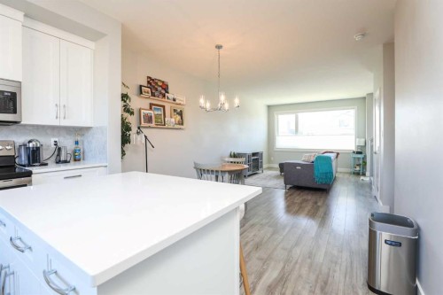 4355 Fairmont Gate South, Lethbridge, AB - Indoor Photo Showing Kitchen