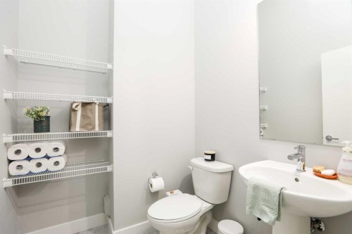 4355 Fairmont Gate South, Lethbridge, AB - Indoor Photo Showing Bathroom