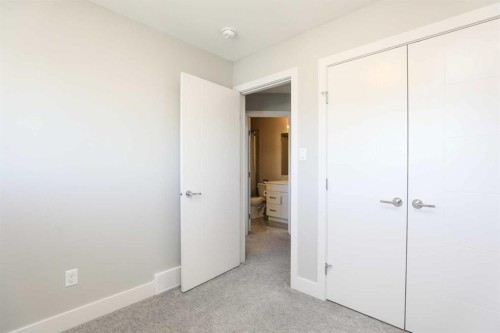 4355 Fairmont Gate South, Lethbridge, AB - Indoor Photo Showing Other Room
