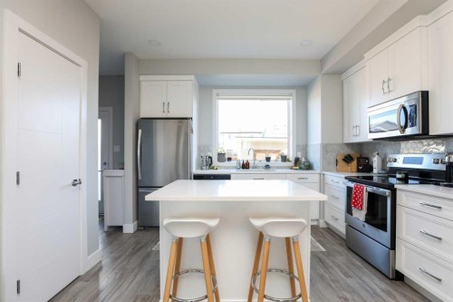 4355 Fairmont Gate South, Lethbridge, AB - Indoor Photo Showing Kitchen