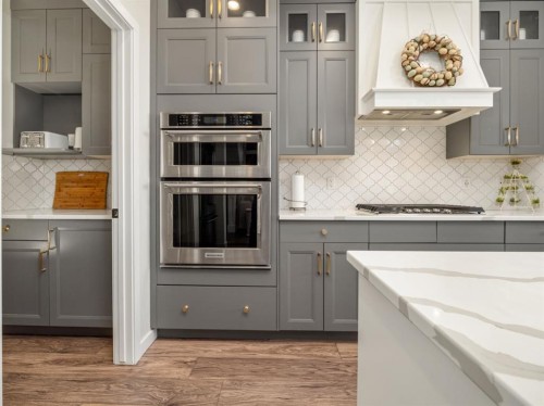 653 Aquitania Boulevard West, Lethbridge, AB - Indoor Photo Showing Kitchen With Upgraded Kitchen
