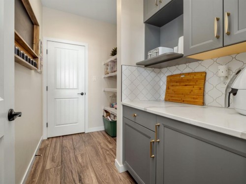 653 Aquitania Boulevard West, Lethbridge, AB - Indoor