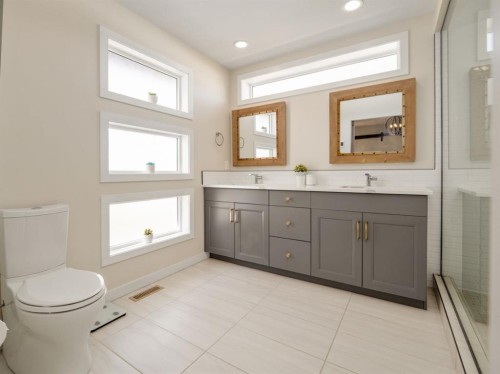 653 Aquitania Boulevard West, Lethbridge, AB - Indoor Photo Showing Bathroom