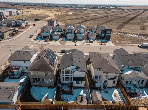 653 Aquitania Boulevard West, Lethbridge, AB - Outdoor