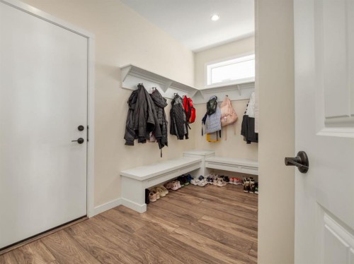 653 Aquitania Boulevard West, Lethbridge, AB - Indoor