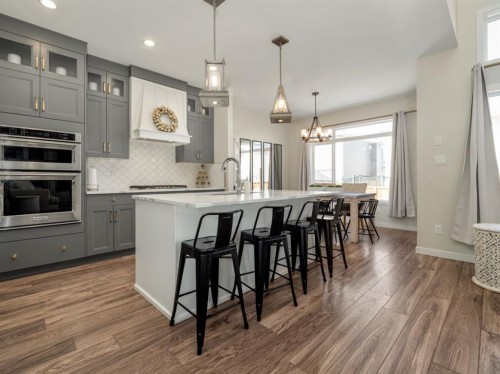 653 Aquitania Boulevard West, Lethbridge, AB - Indoor Photo Showing Kitchen With Upgraded Kitchen