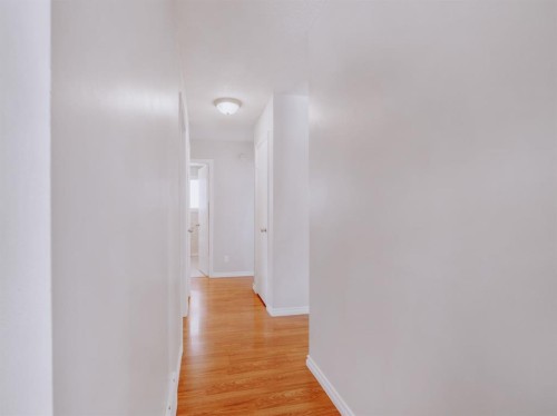 5007-62Nd Ave, Taber, AB - Indoor Photo Showing Other Room