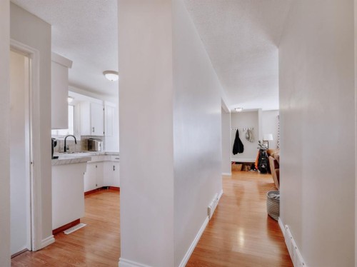 5007-62Nd Ave, Taber, AB - Indoor Photo Showing Other Room