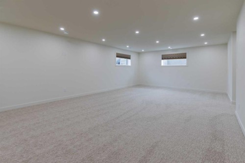 306 Bridge Crossing Close, Raymond, AB - Indoor Photo Showing Other Room
