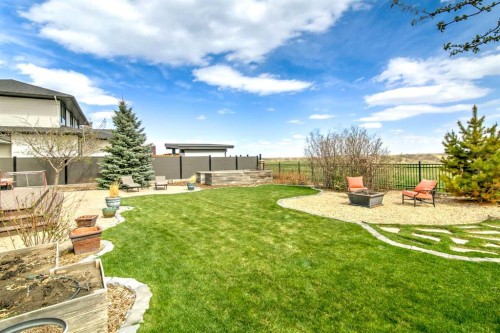 100 Canyoncrest Point West, Lethbridge, AB - Outdoor