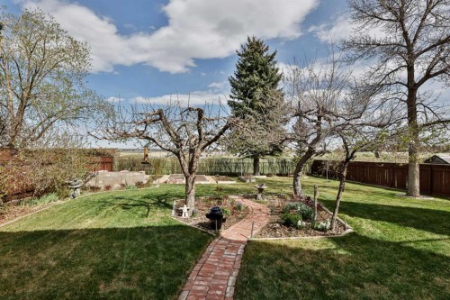 86 Chippewa Crescent West, Lethbridge, AB - Outdoor