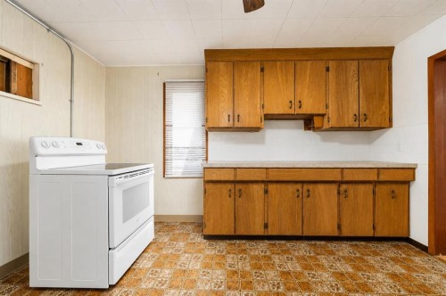 5103 41 Ave, Taber, AB - Indoor