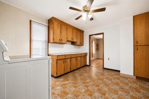 5103 41 Ave, Taber, AB - Indoor Photo Showing Kitchen