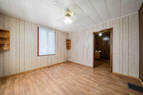 5103 41 Ave, Taber, AB - Indoor Photo Showing Other Room