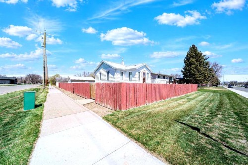 5103 41 Ave, Taber, AB - Outdoor