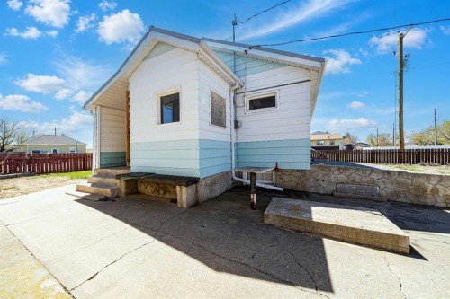 5103 41 Ave, Taber, AB - Outdoor