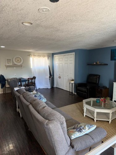 1241 8 Avenue South, Lethbridge, AB - Indoor Photo Showing Living Room
