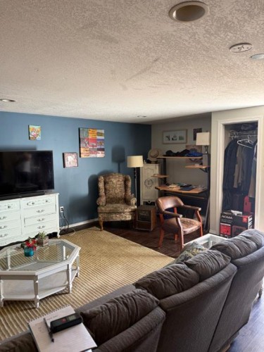 1241 8 Avenue South, Lethbridge, AB - Indoor Photo Showing Living Room