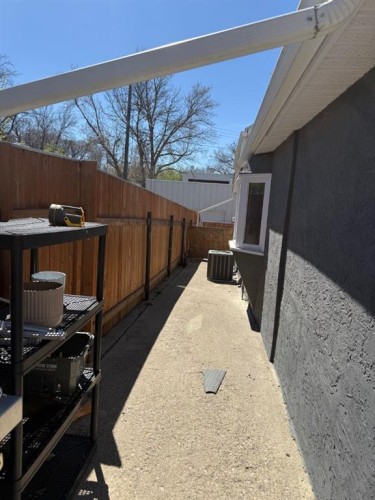 1241 8 Avenue South, Lethbridge, AB - Outdoor