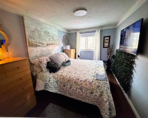 1241 8 Avenue South, Lethbridge, AB - Indoor Photo Showing Bedroom