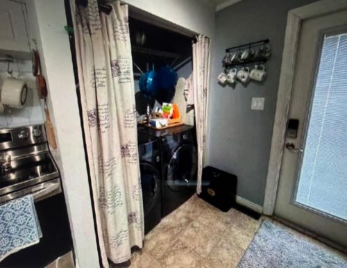1241 8 Avenue South, Lethbridge, AB - Indoor