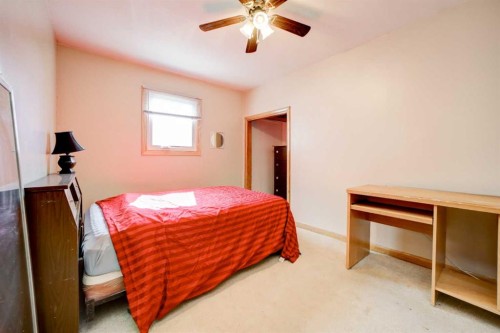 307 Grey Street, Granum, AB - Indoor Photo Showing Bedroom
