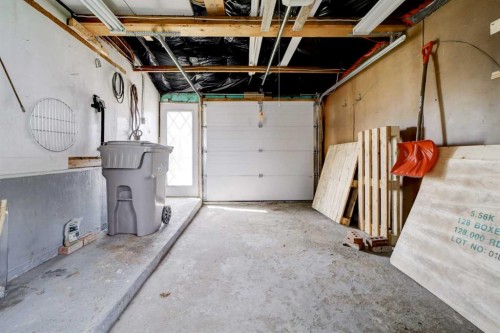 307 Grey Street, Granum, AB - Indoor Photo Showing Garage